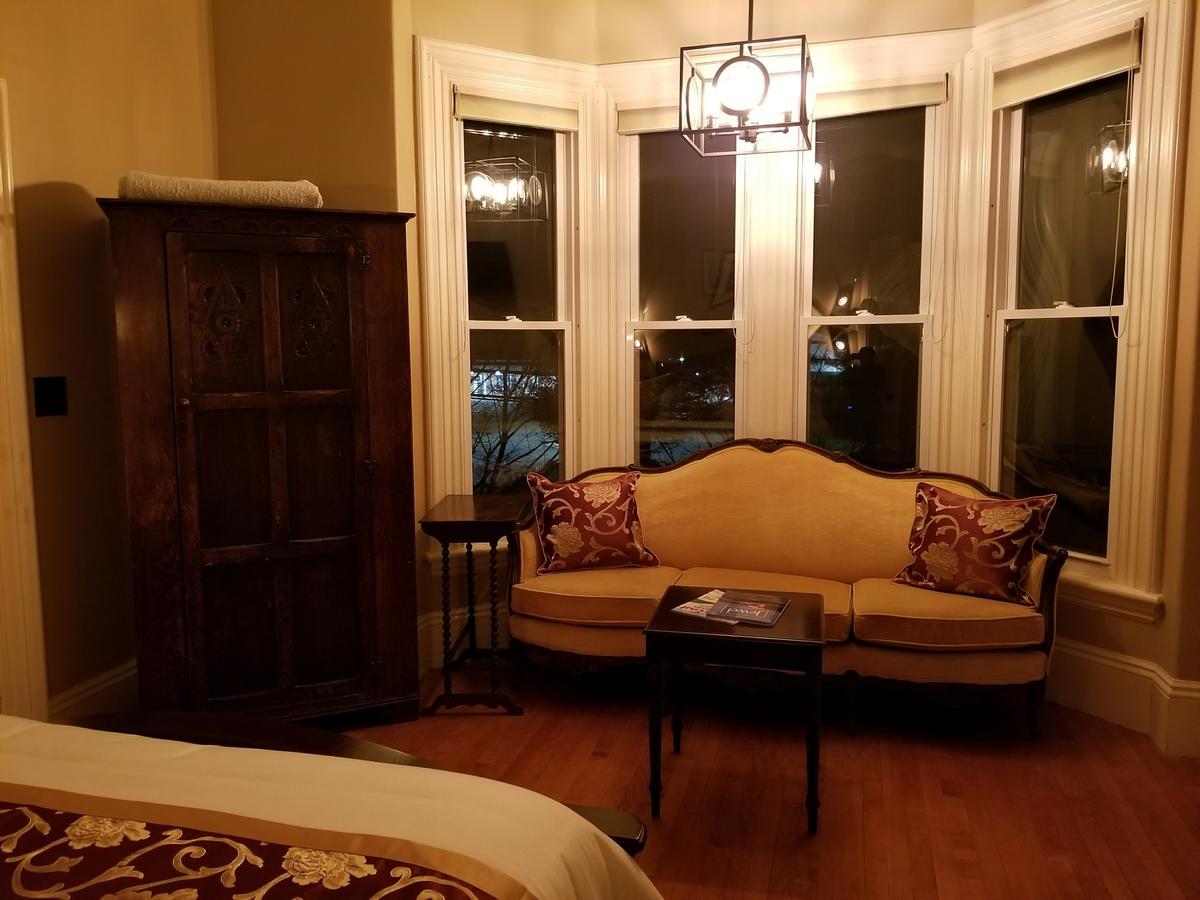 Queen Room,631298175:JPEG