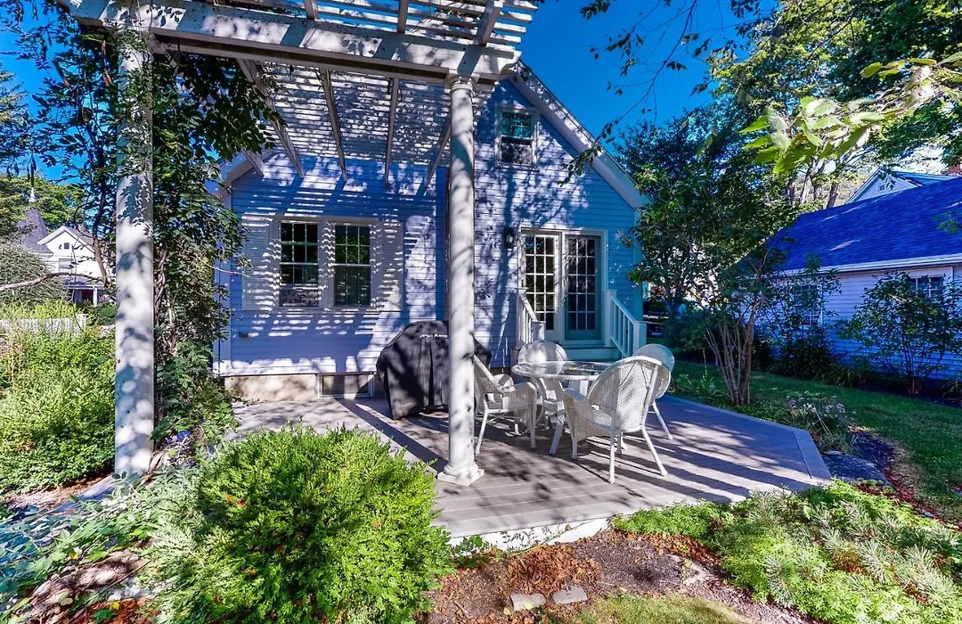 Wisteria Cottage-1
