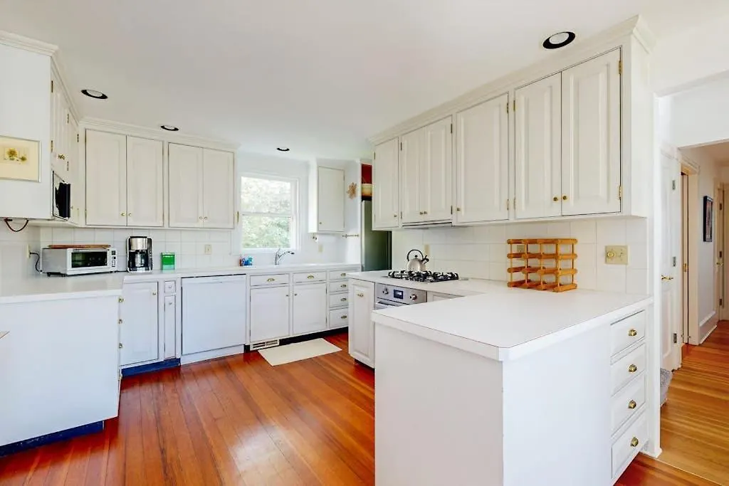 Parker House: Historic Home - Walk Downtown, Dog-Friendly & Washer/Dryer-1