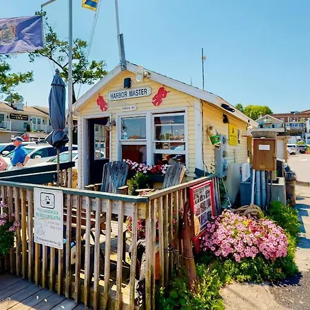 Two-Story Home Steps From Laite Beach - Stroll To The Harbor, 1 Dog Welcome-2