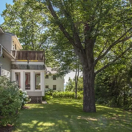 Great Home With Water View - One House From Harbor - Washer/Dryer & Dog-Friendly-3