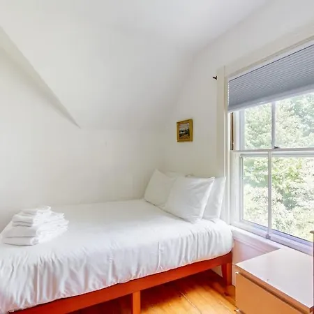 Parker House: Historic Home - Walk Downtown, Dog-Friendly & Washer/Dryer-3